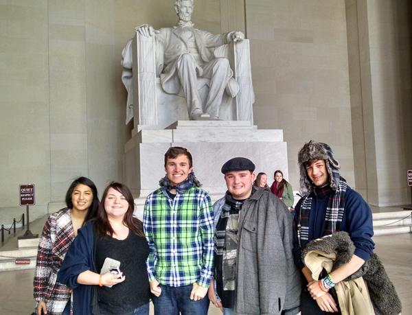 Joanna Perez, Olevia Hughes, Drew McFall, Greydon Williams and Camden Metheny at the Lincoln Memorial