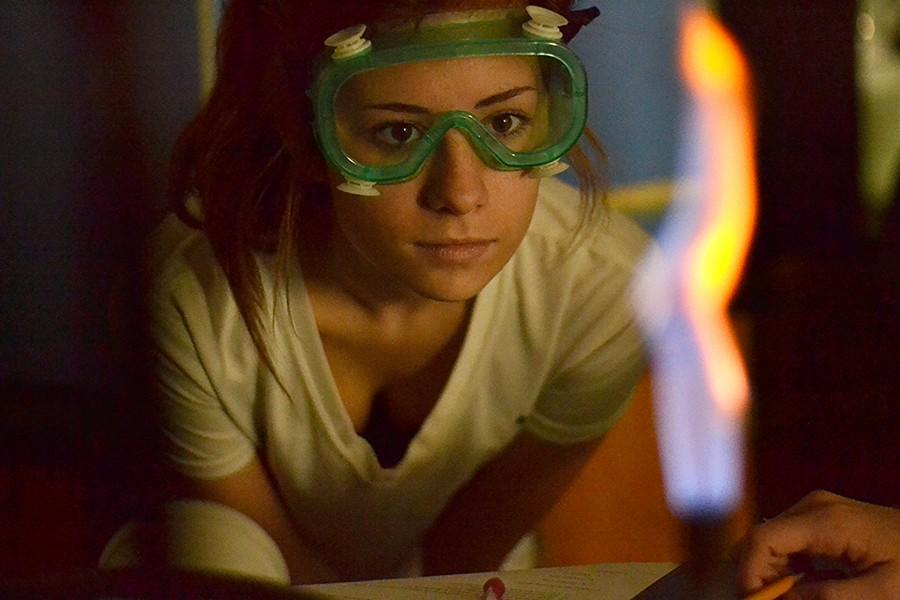 Michaela+Long%2C+11%2C+observes+the+Bunsen+burner+flame+during+chemistry+class.+The+class+conducted+the+color+flame+test+in+order+to+identify+specific+elements.+%C2%A8I+was+scared+to+catch+my+lab+partners+on+fire%2C+but+other+than+that+it+was+really+fun%2C%C2%A8+she+said.