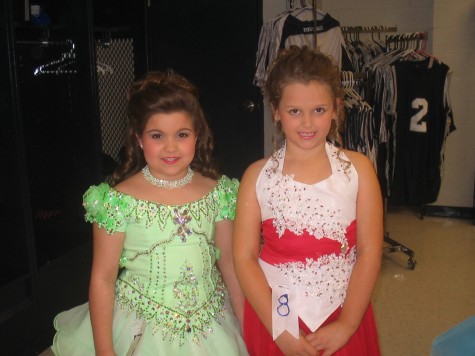 Hannah Harrell and Ashley Field were young pageant contestants in 2006.