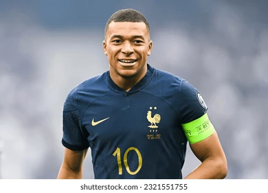 Mbappe Signing Makes a Splash in the Soccer Community